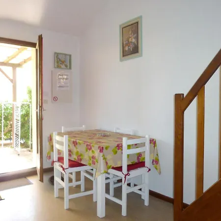 Maison Conviviale A Avec Piscine Partagee 35 M²